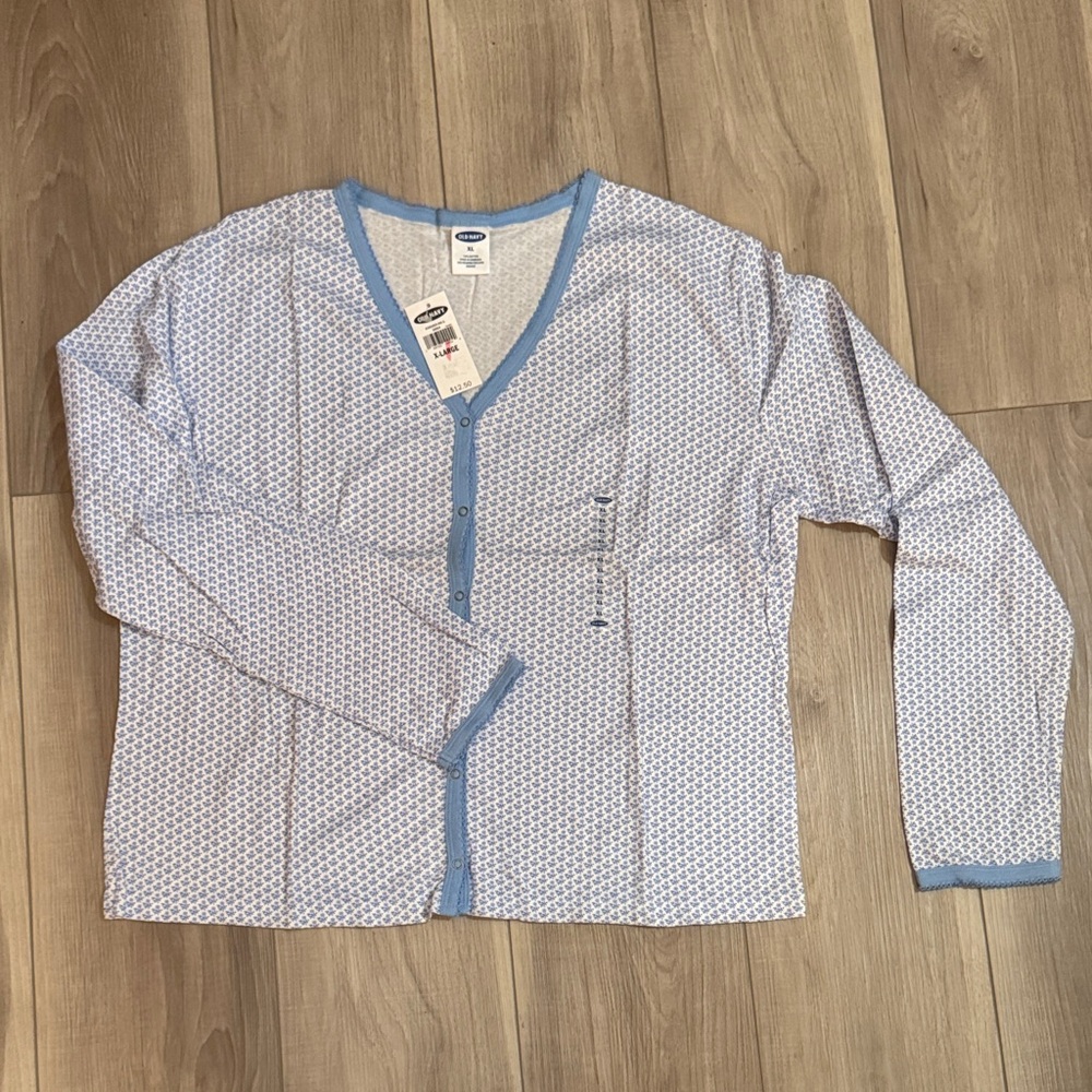 Old Navy Women's Blue and White Patterned Cardigan